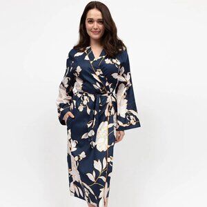 Cyberjammies Auburn Womens Floral Print Long Dressing Gown Robe Size 16 XXL. NWT